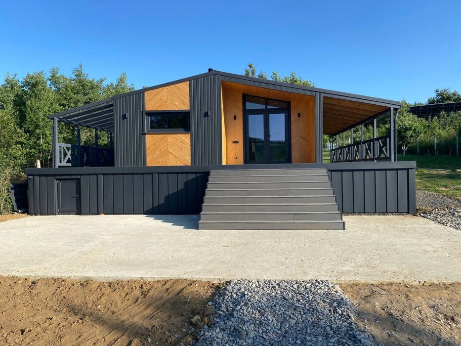 Продаж будинку з дорогим ремонтом