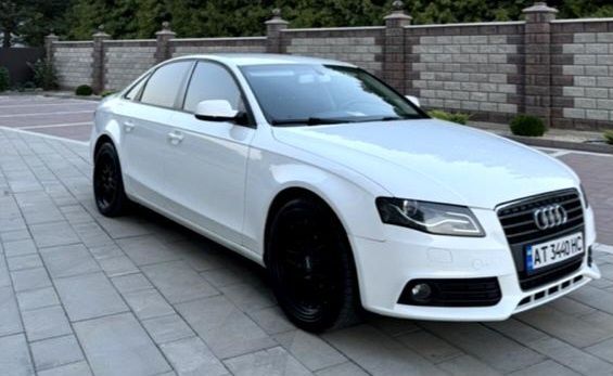 Авто AUDI A4.   2010