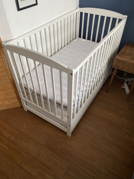 Łóżeczko białe drewniane 120x60 z szuflada ikea