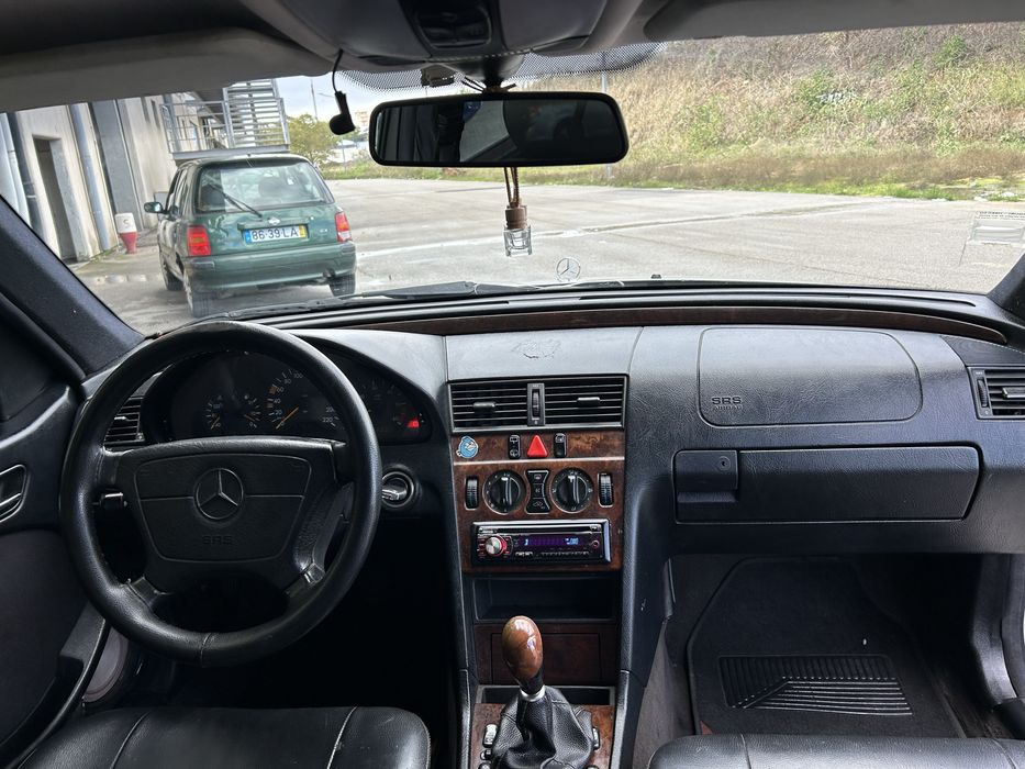 Mercedes c220d impecavel