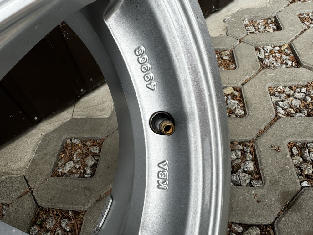 Felgi Aluminiowe 17' Renault Trafic 5x114.3 Mégane TPMS Qashqai Kangoo