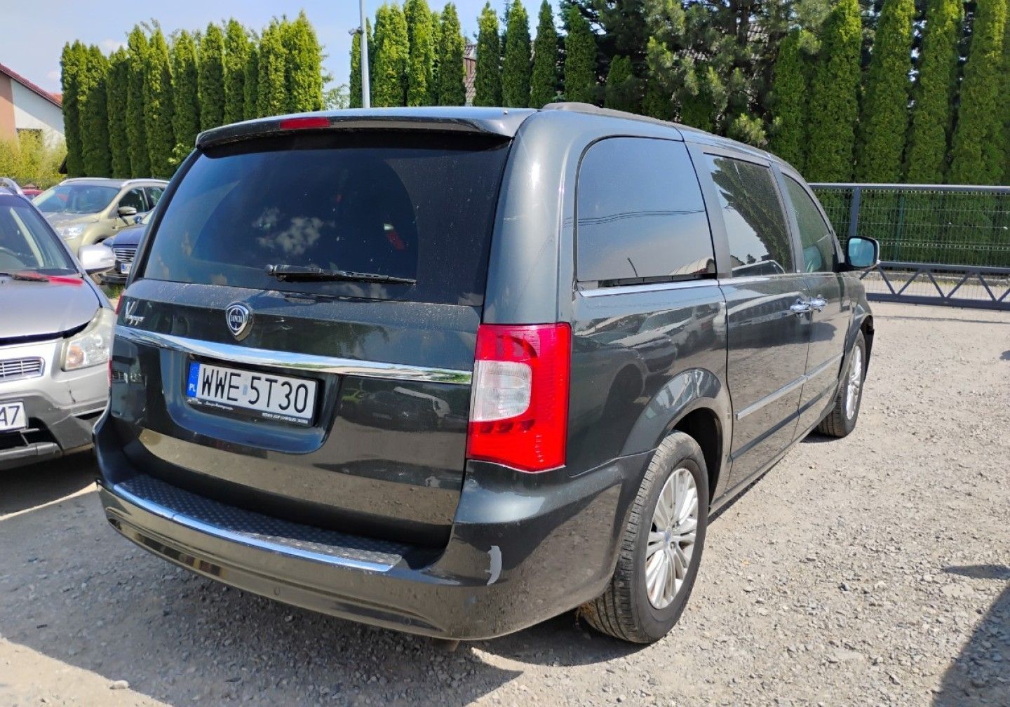 Lancia Voyager 11/2012r, Salonowa 2.8 Diesel. AUTOMAT, Uszkodzony lewy przód. Jeździ.