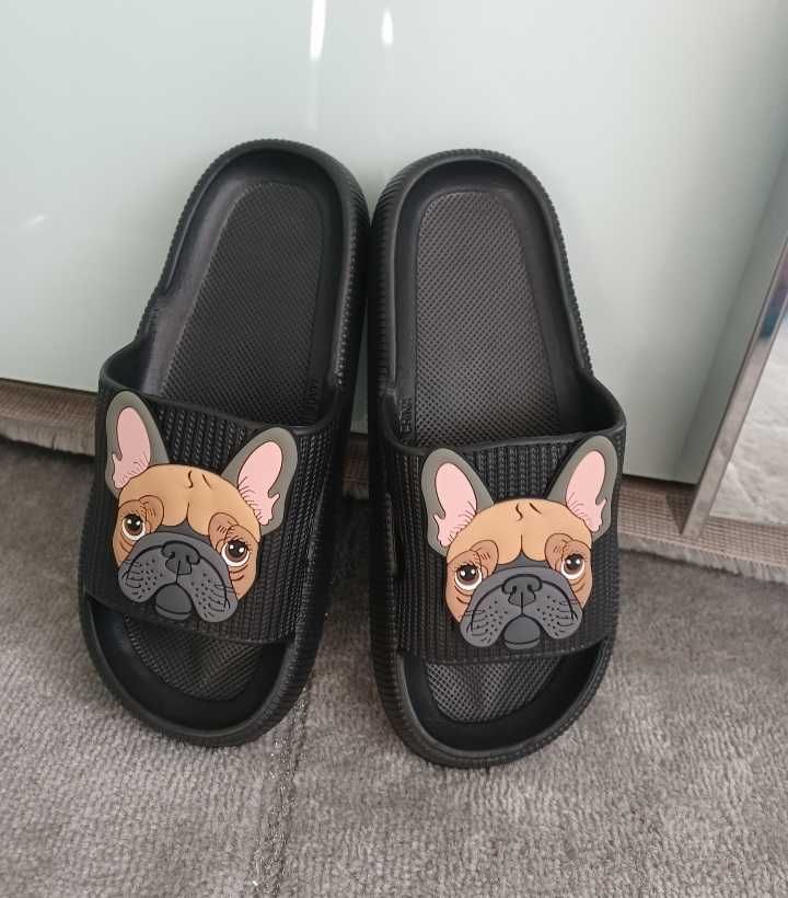 Klapki z pieskiem buldog francuski kolor czarny