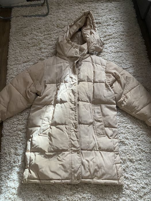 Пуховик жіночий довгий pull and bear