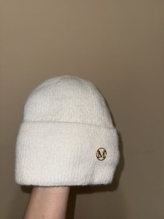 Тепла ангорова шапка