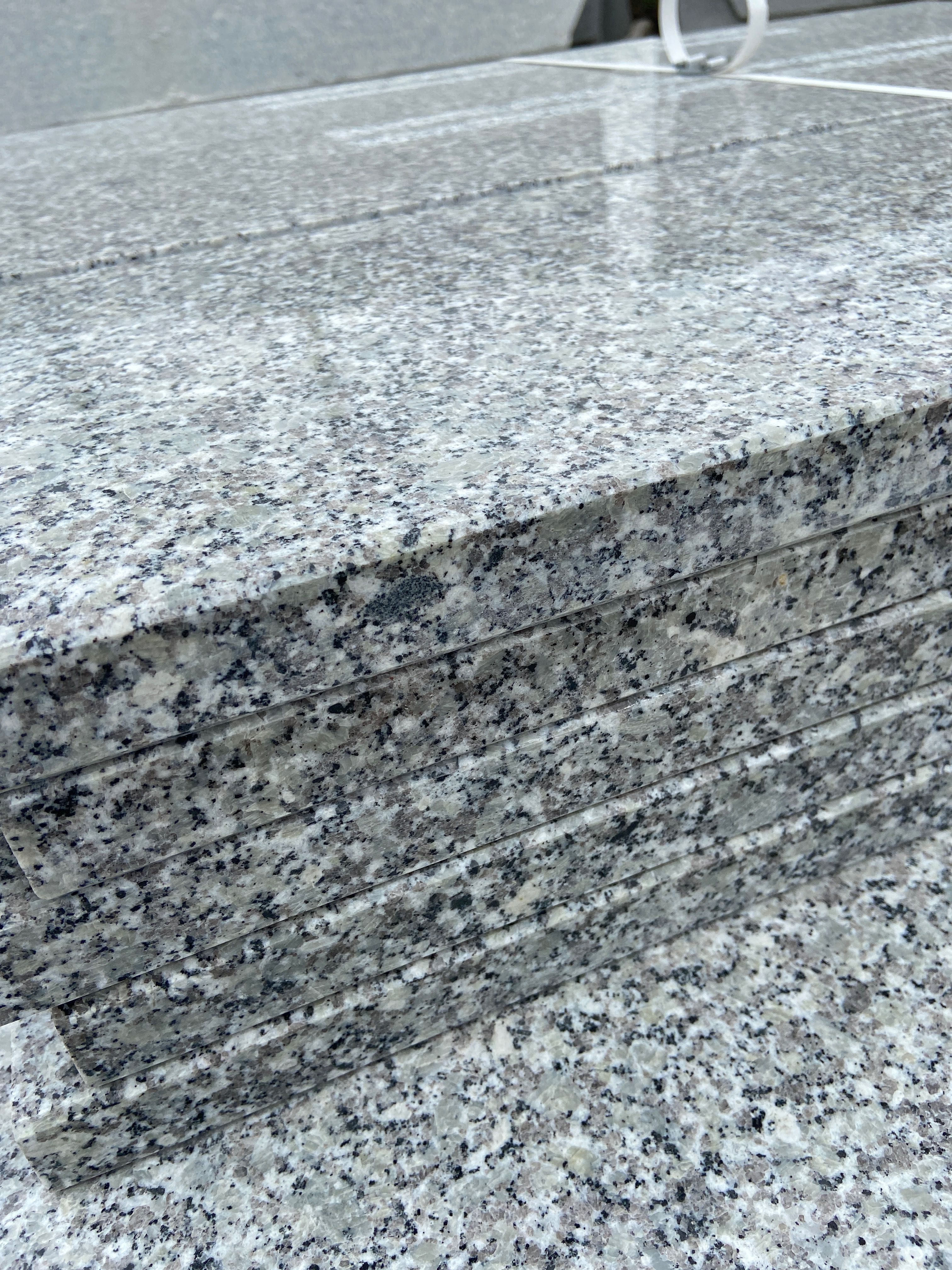 parapety wewnętrzne parapety zewnętrzne parapet granitowy na wymiar