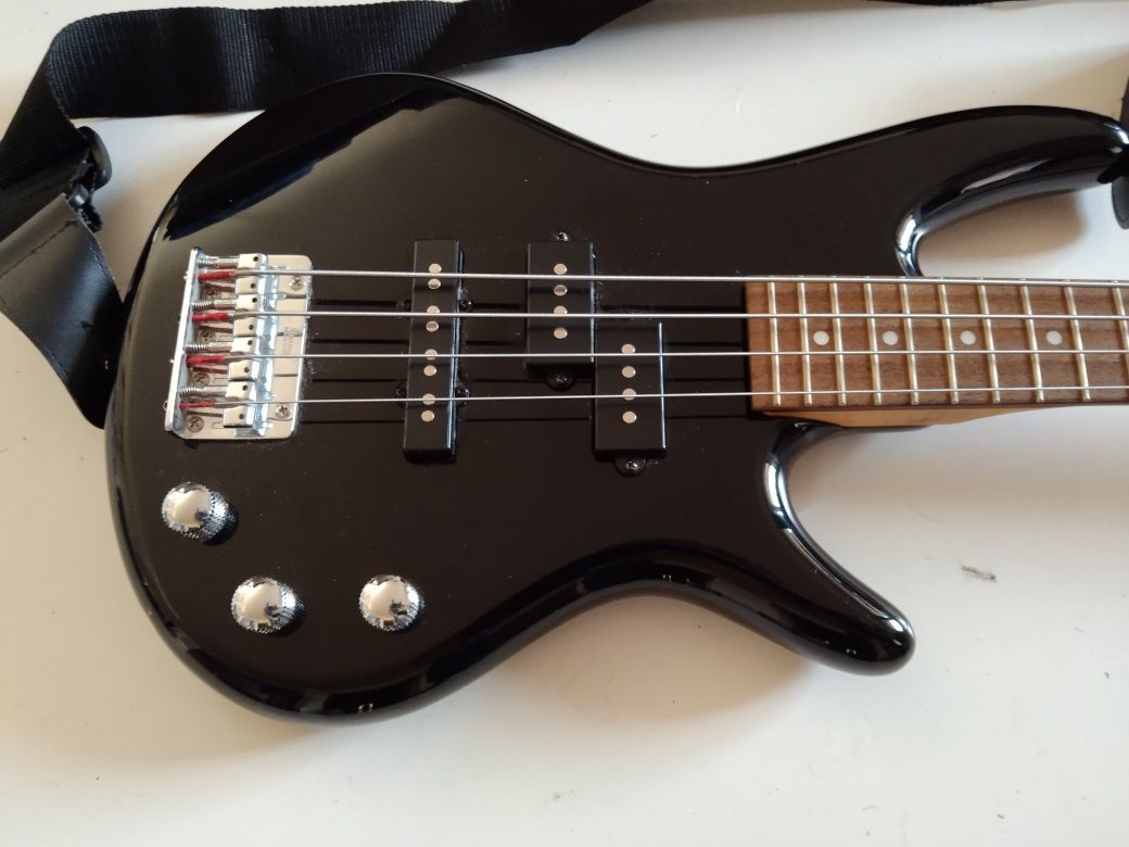 Gitara elektryczna basowa IBANEZ Mikro