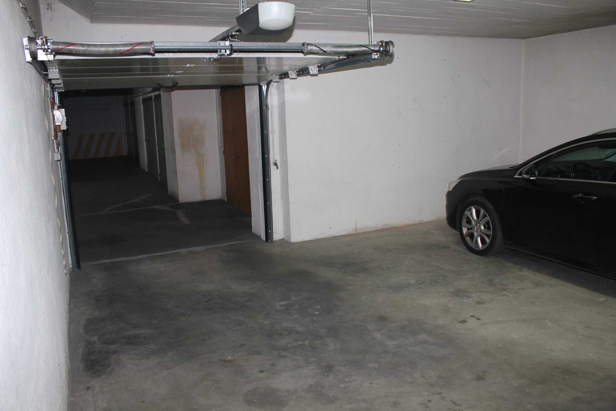Garagem Interior para 2 carros em Massamá