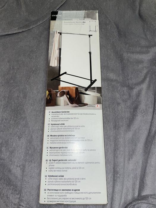 metalowy stojak na ubrania marki Liv&Bo