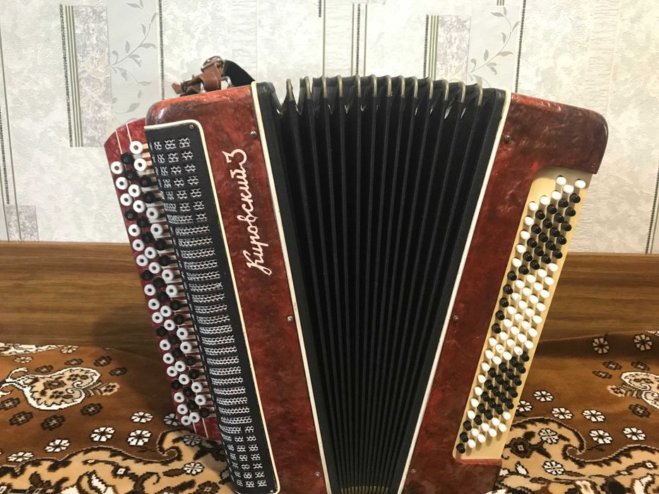 Продам баян Кіровський-3