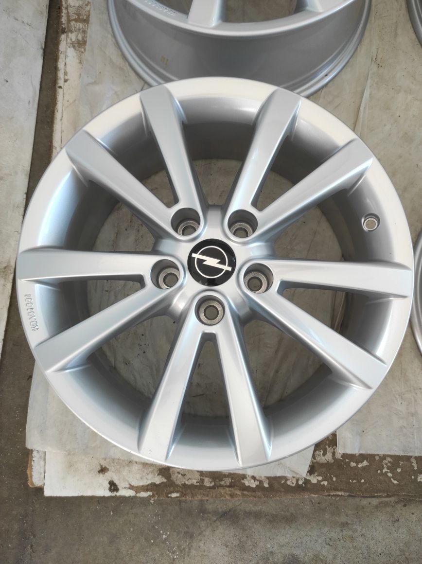 62 Felgi aluminiowe OPEL VIVARO II R 17 5x114,3 NOWE