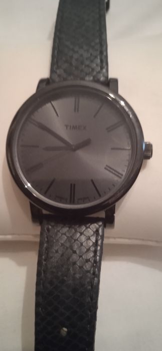 Relógio unisexo TIMEX, mostrador preto com iluminação
