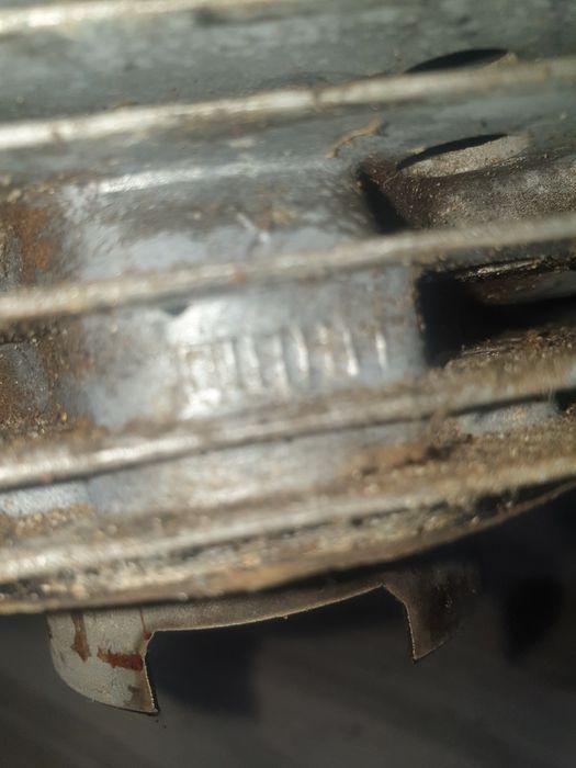 Cylinder z tłokiem pila dolpima ps 180 mahle
