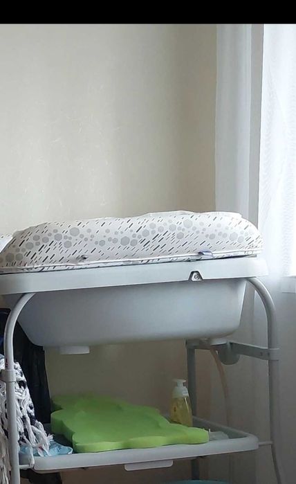 Пеленальний столик chicco з ванночкою