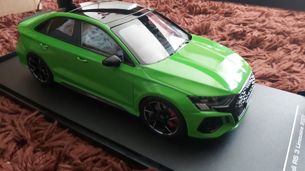 AUDI rs 3 1:18 nowy