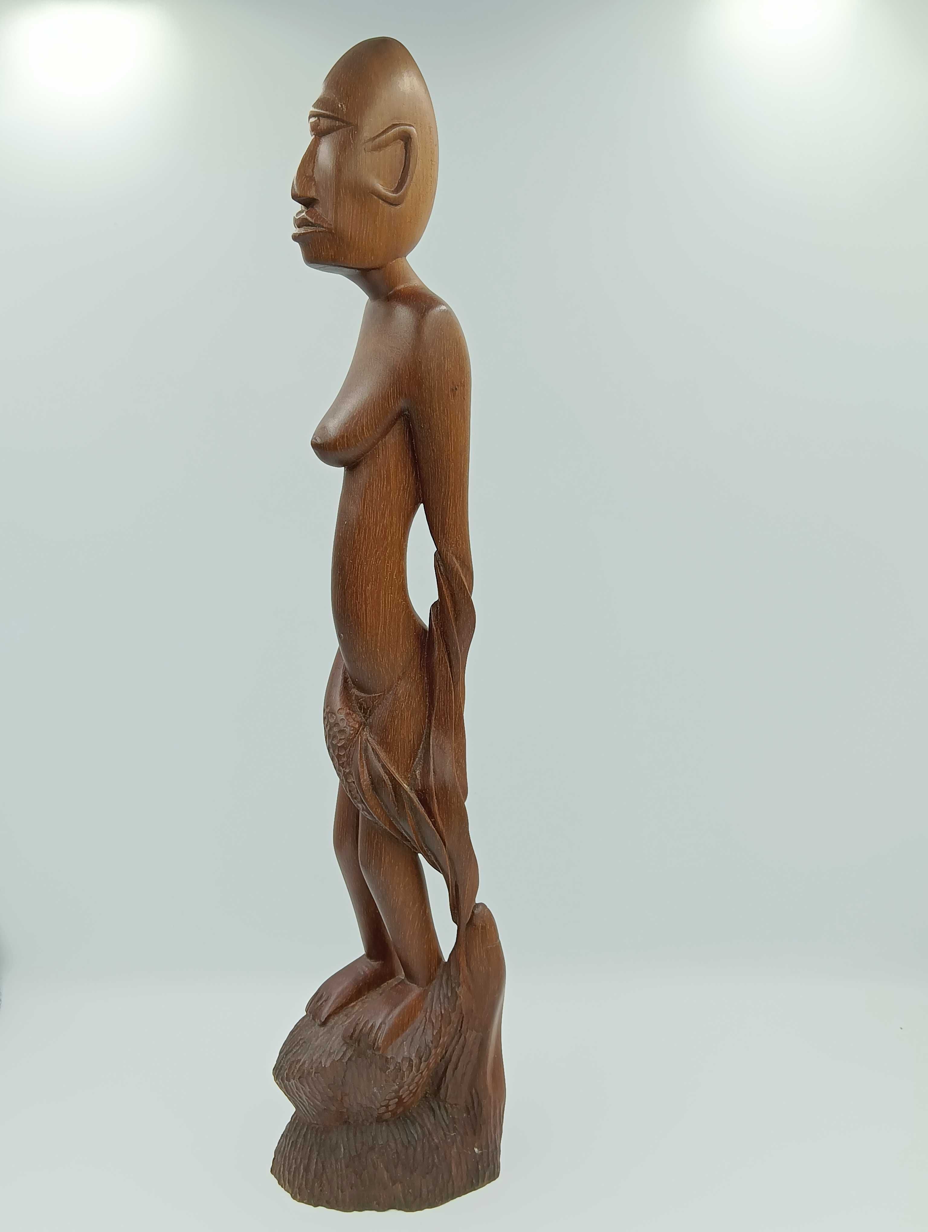 Rzeźba z drzewa egzotycznego Sygnowana CUBA H 33 cm