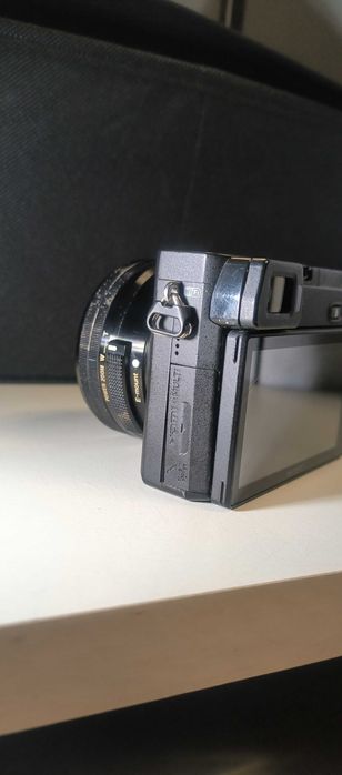 (5857) Sony a6300 + sony 16-50 + 3 baterie i ładowarka+3xkarta pamięci