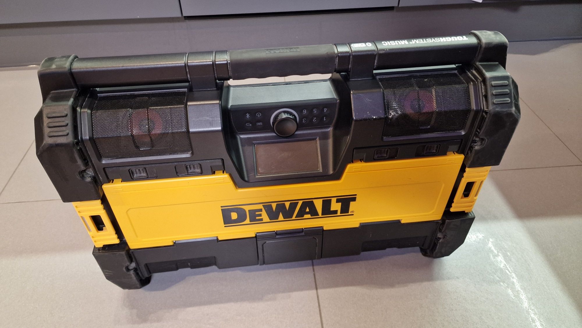 Radio Dewalt DWST1-75659-QW Subwoofer 6 głośników