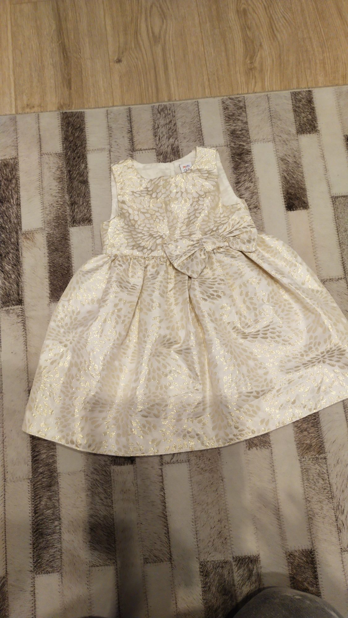 Elegancka sukienka  dla dziewczynki  2-3 latka