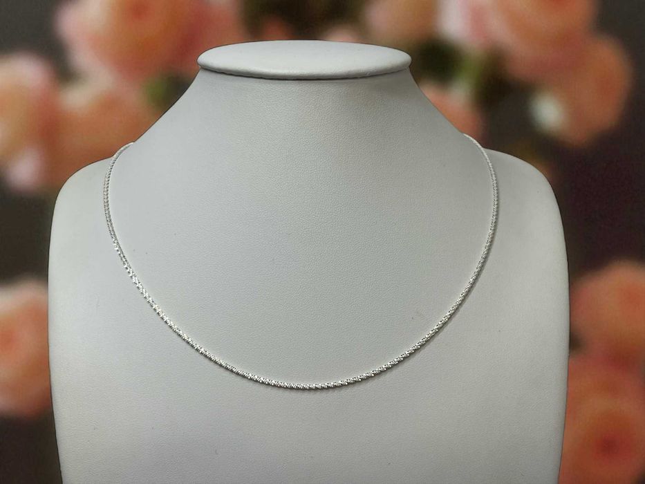 Srebrny, błyszczący, kręcony łańcuszek, 40-45cm, p.925