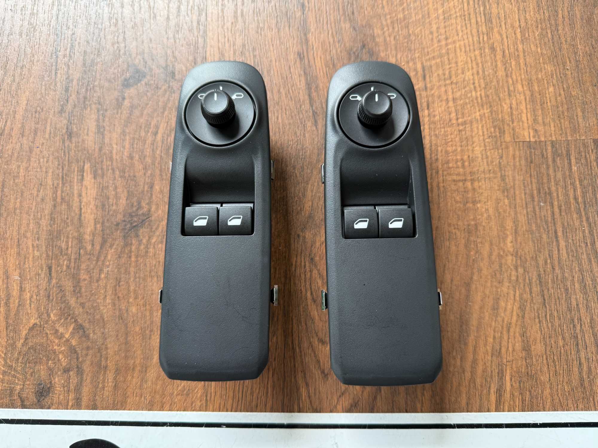 Botões dos Vidros da Porta do Condutor Partner Berlingo Combo Doblo