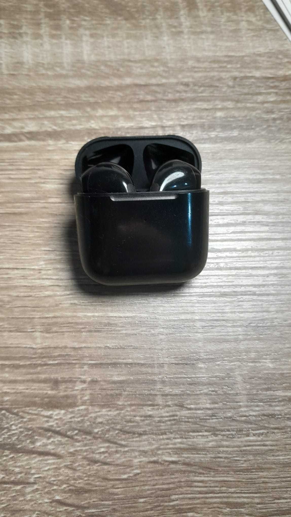 Fones bluetooth pretos