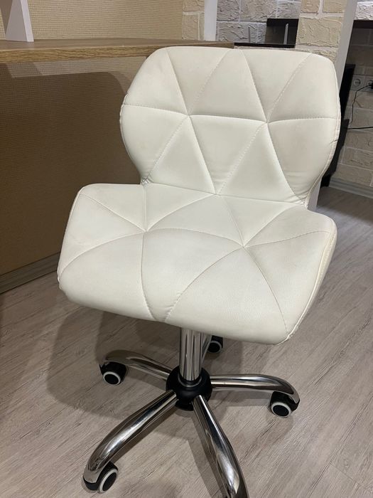 Стіл для манікюру бу