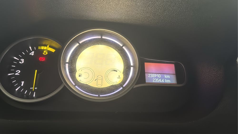 Carro com som so de som tem 1500 €