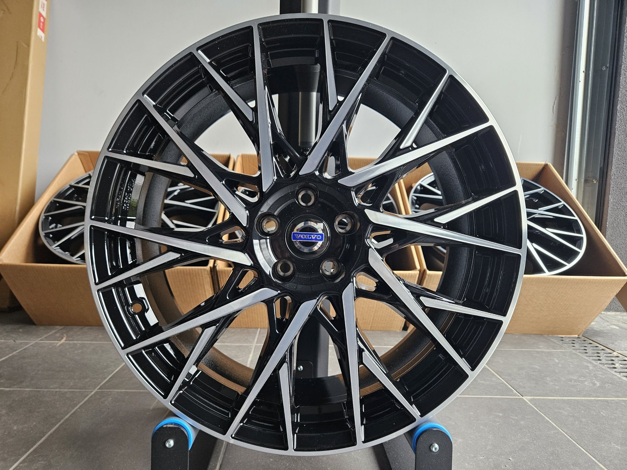 Volvo 20" Nowe 5x108 XC60 EX30 XC40 S60 V60 CC V90 Cross Country Felgi