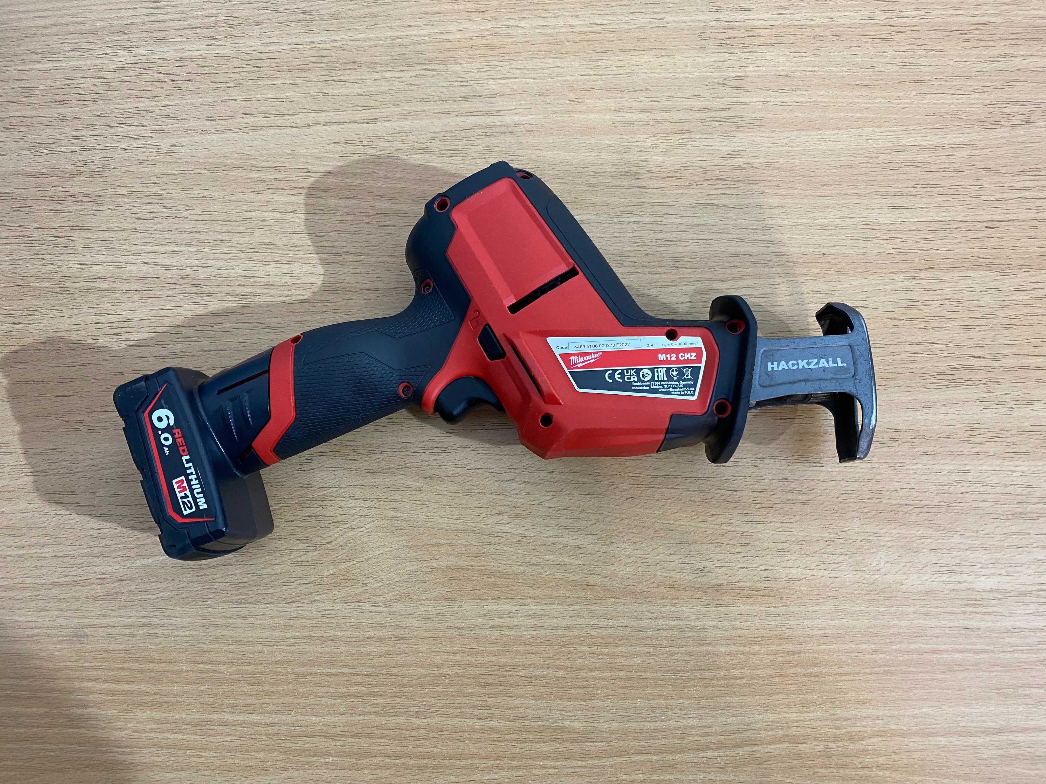 Piła szablasta akumulatorowa Milwaukee M12 CHZ + Bateria M12 6.0Ah