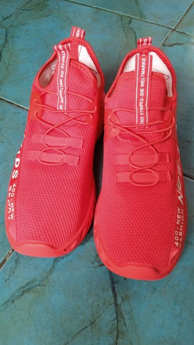 Кросівки жіночі 38р.