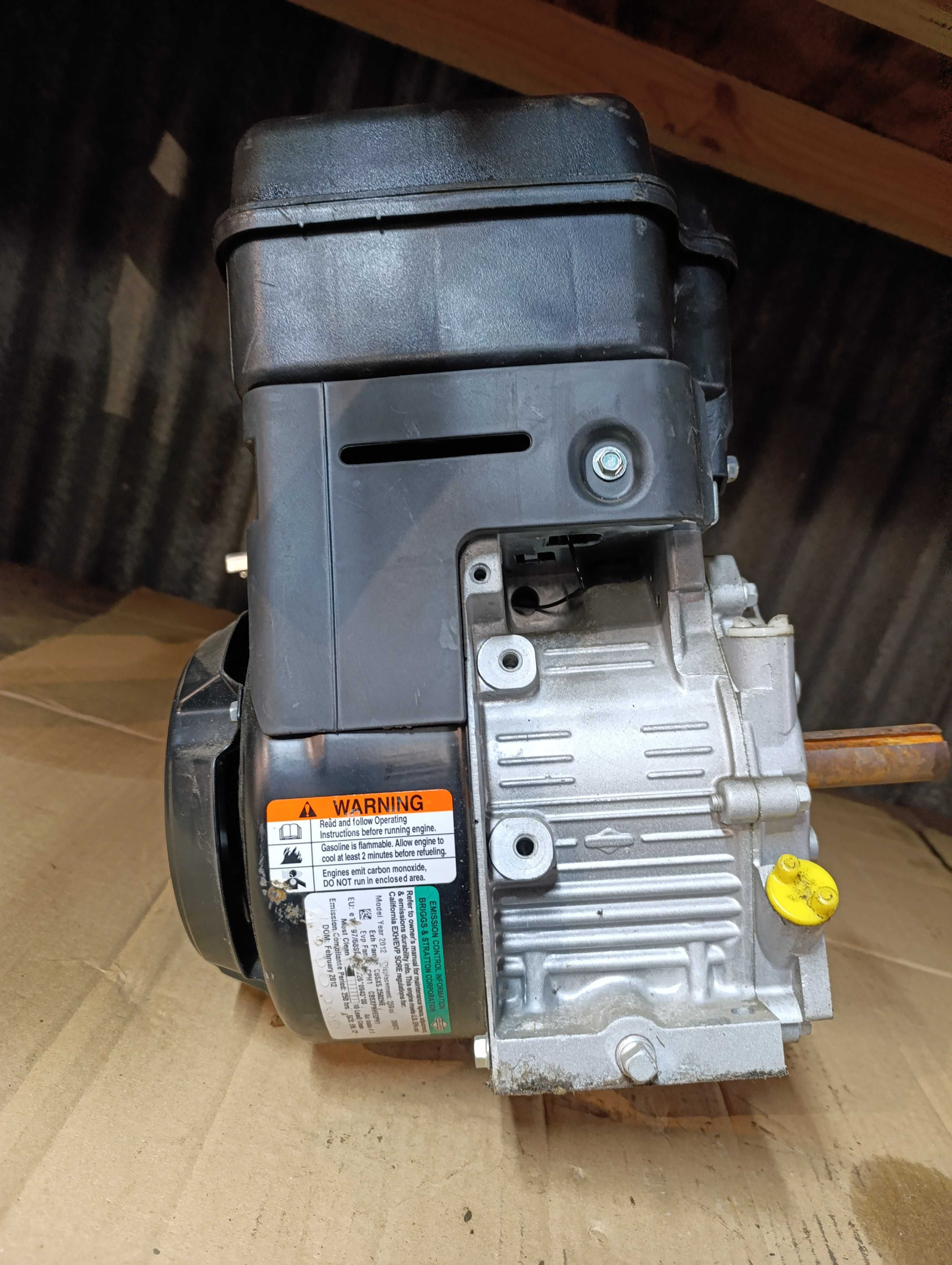 Silnik spalinowy briggs & stratton  9Km  poziomy wał rębak odśnieżarka
