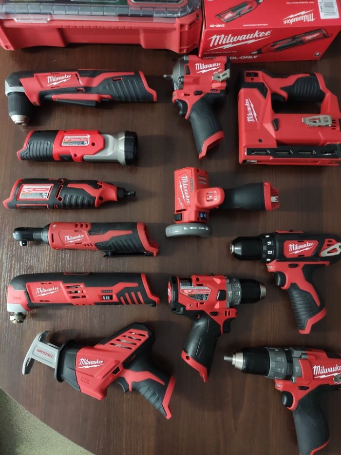 Безщіткова дискова пила Milwaukee M12 2530-20