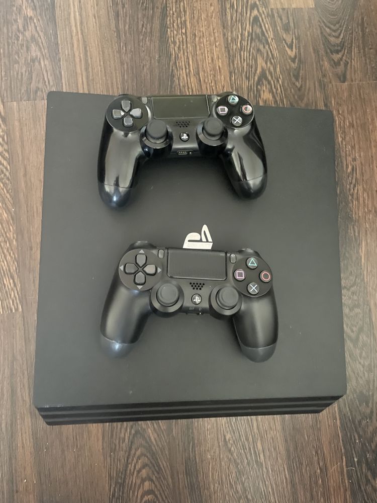 Продам приставку Sony playstation 4 pro 1tb ( плэйстейшн 4 про)