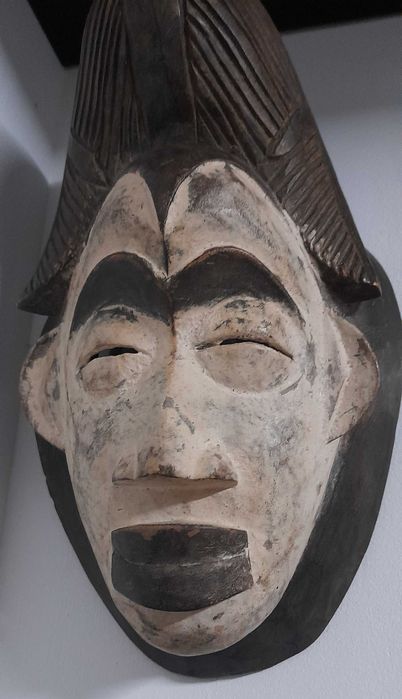 Máscara Punu em madeira