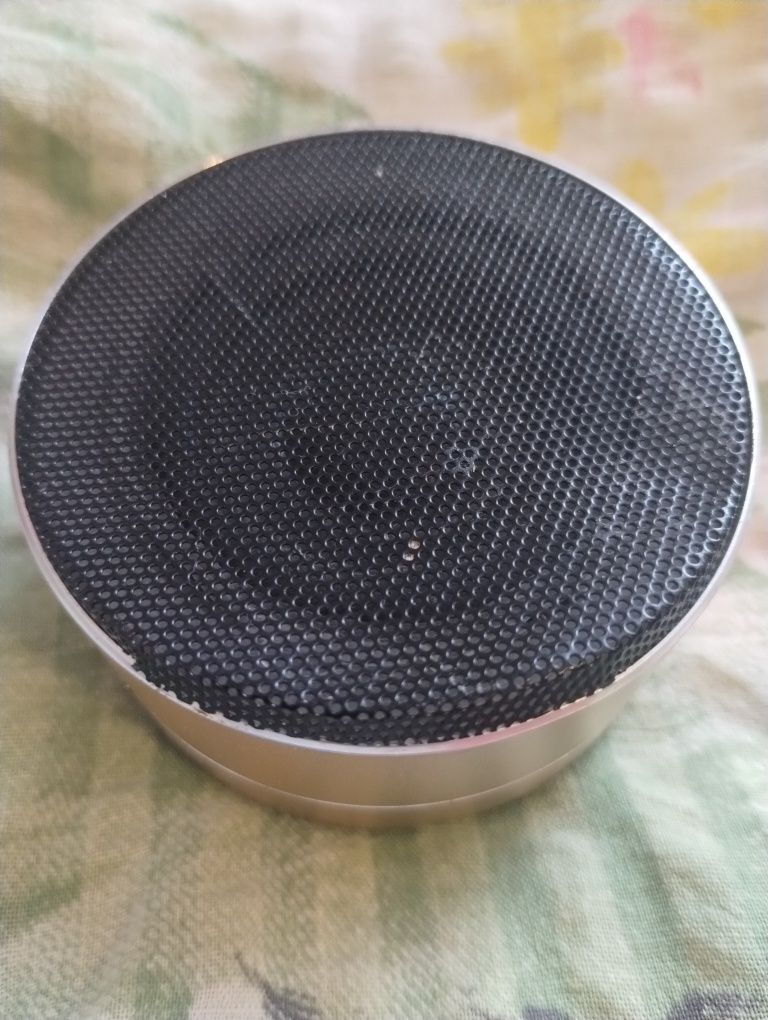 Mały głośnik bluetooth