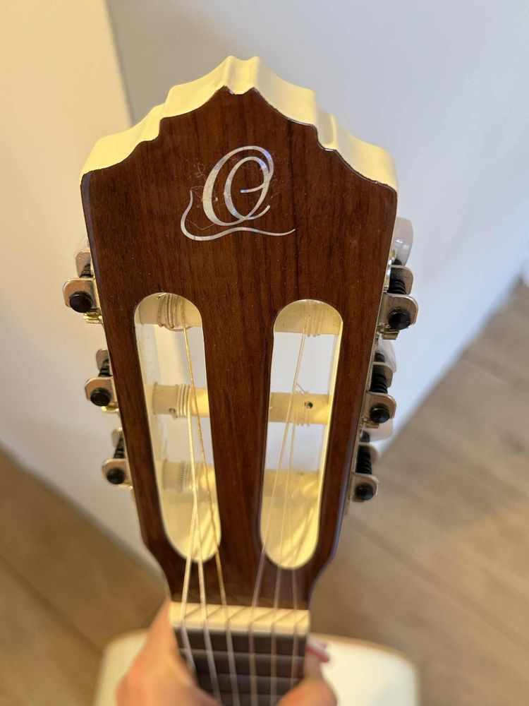Gitara Ortega Guitars