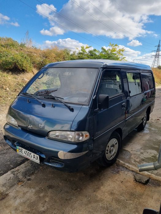 Продаётся Hyndai H 100 2000 г.в. груз.пасс.
