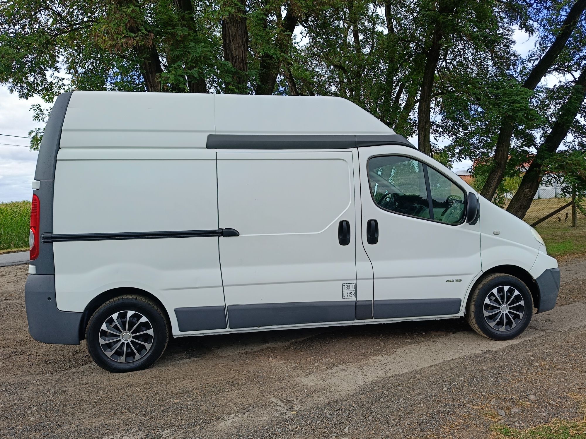 Renault Trafic Long L2H2 Wysoki 2.0 DCi 115 KM Vivaro Webasto Hak