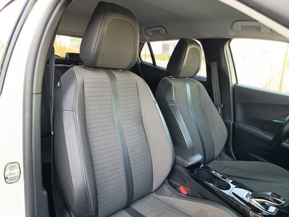 Peugeot E-2008 Allure