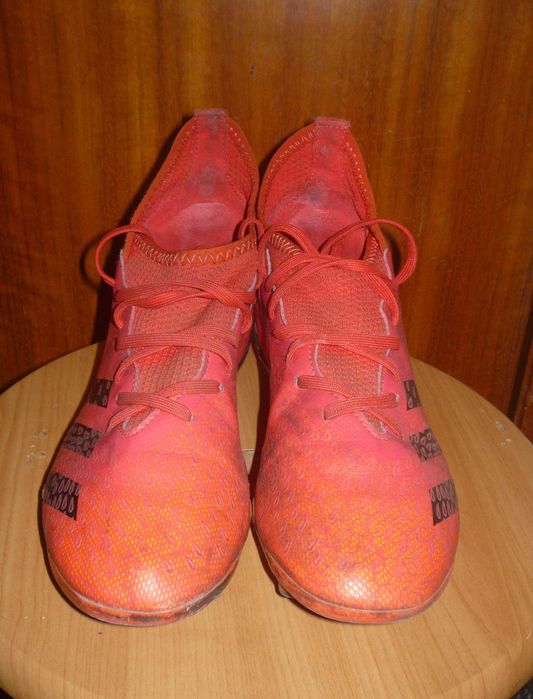 Chuteiras Predator Criança 37 e meio: 1 euro
