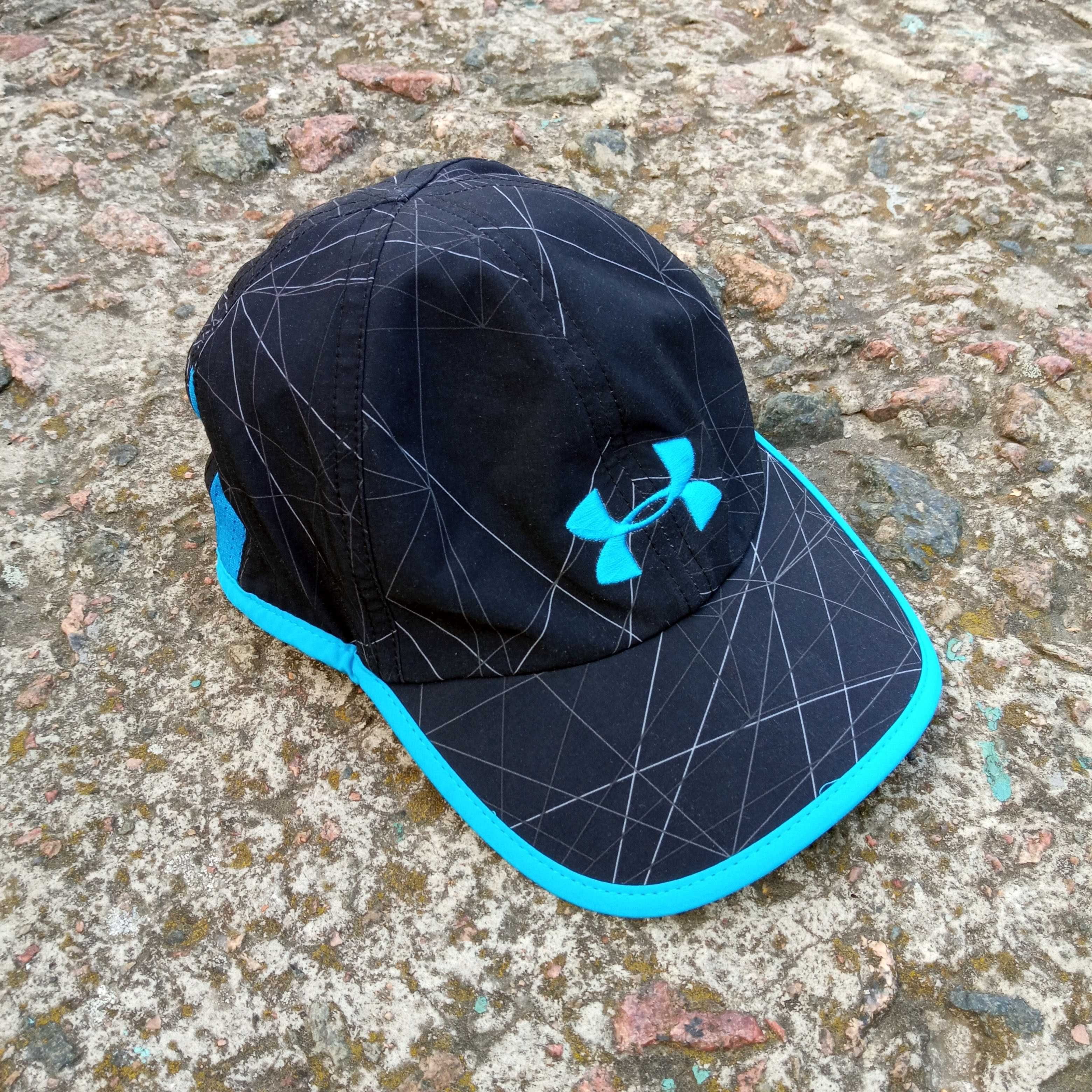 Мужская спортивная кепка  Under Armour Shadow Run COLDBLACK