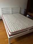 Cama de casal com colchão molaflex