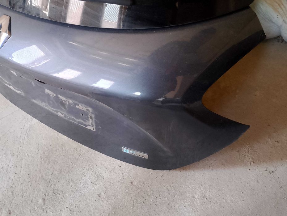 Кришка багажника ( ляда) дверка задня Renault Zoe