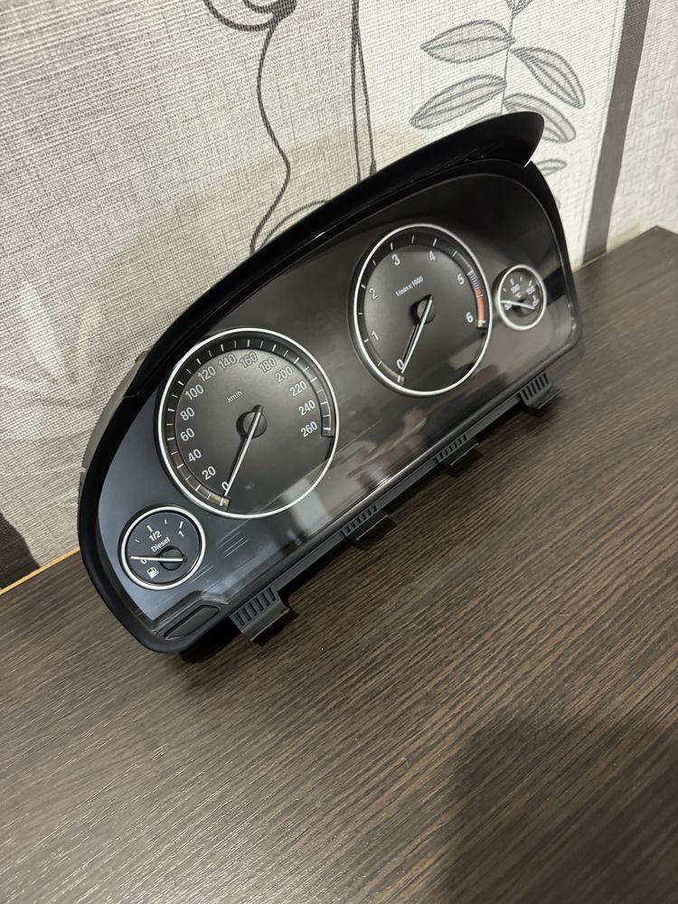 Панель приладів BMW 5 diesel  (F10/F11) 2009-2016, Торг