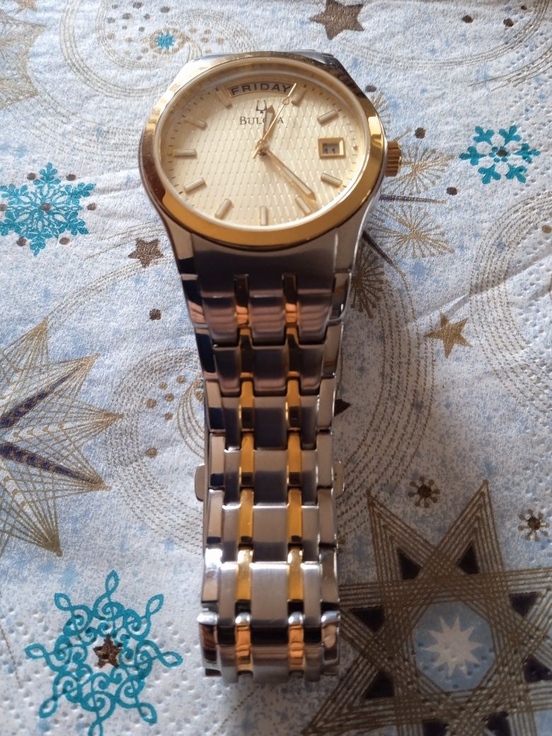 Bulova 98C60 zegarek.