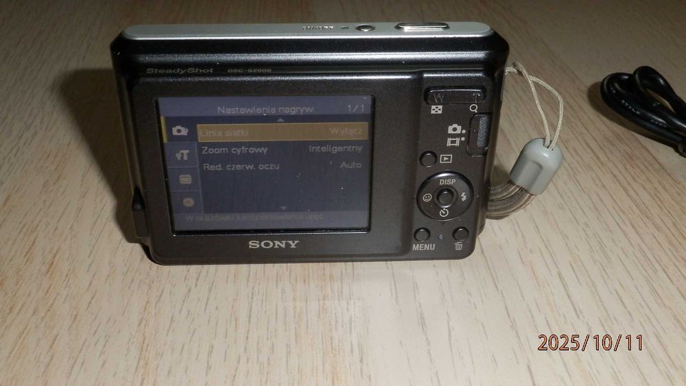 Sony Cyber-shot DSC-S2000