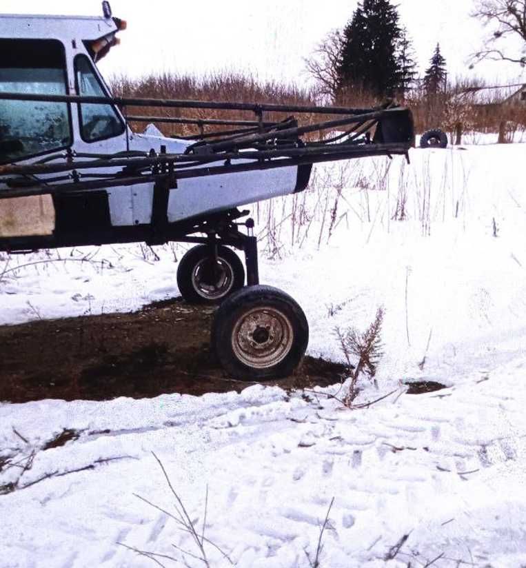 Опрыскиватель стрекоза  Spra-Coupe на ходу