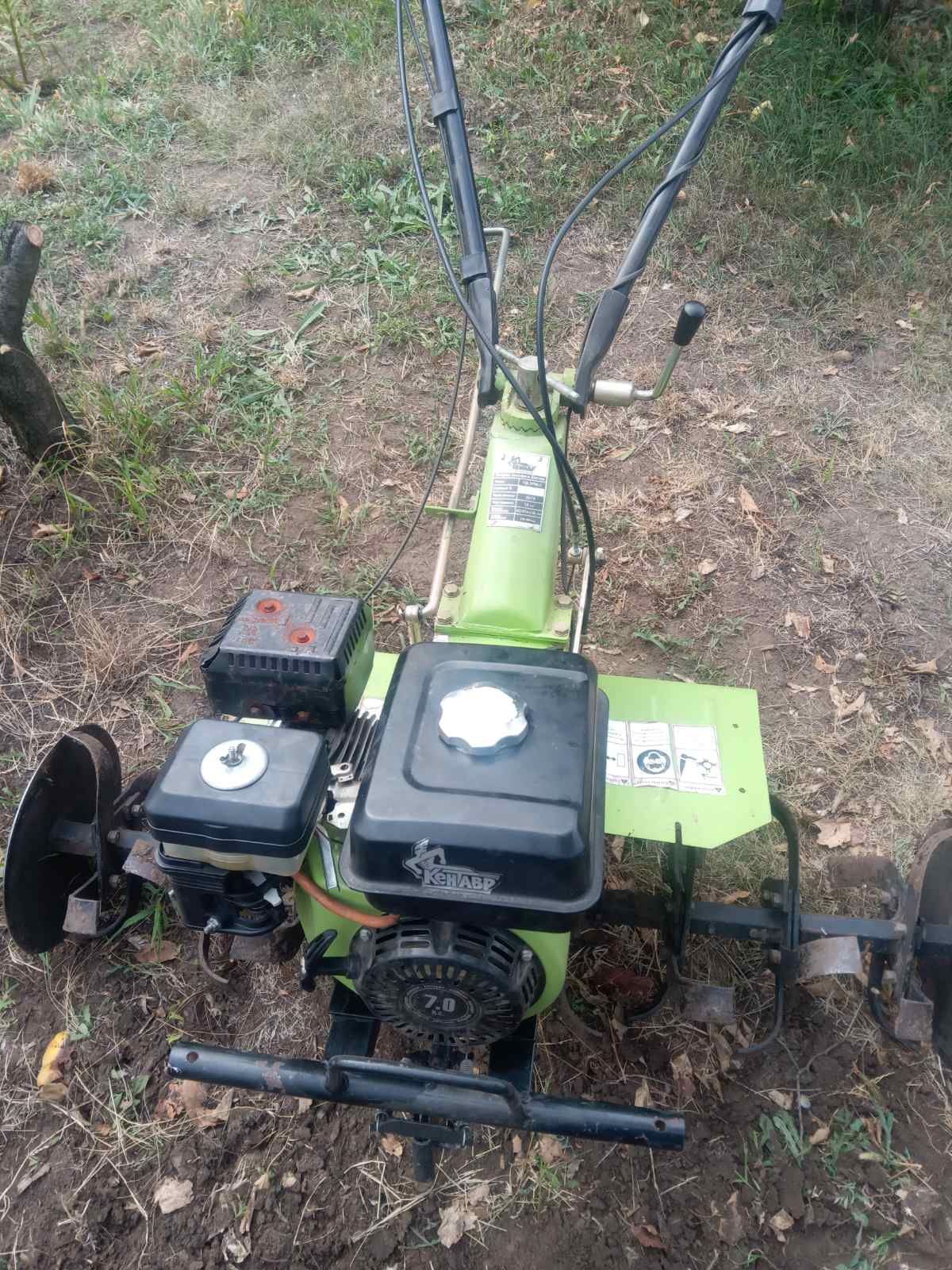 Продам мотоблок Кентавр с прицепом.