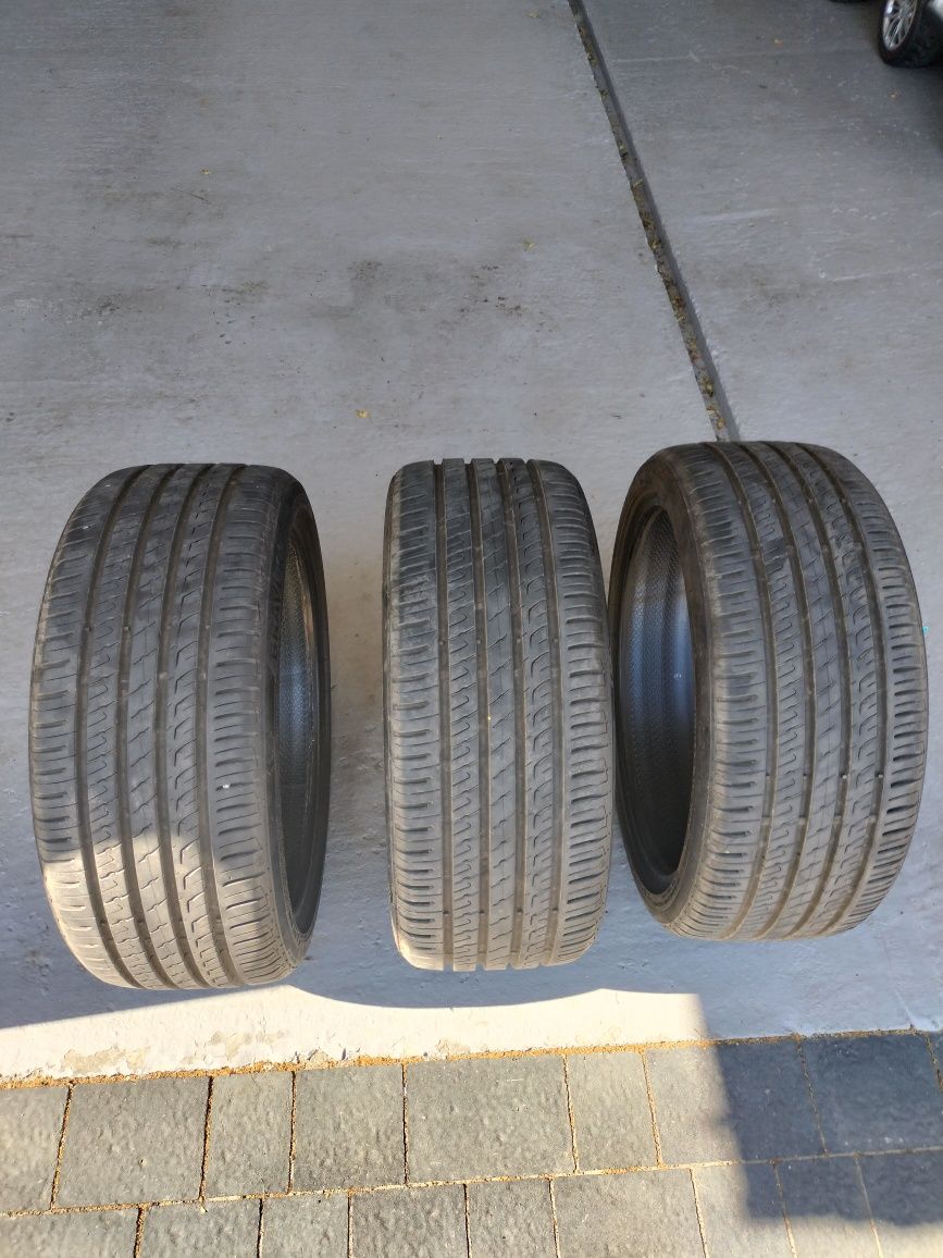 Opony Barum Bravuris 5. 215/40 R18 YXL